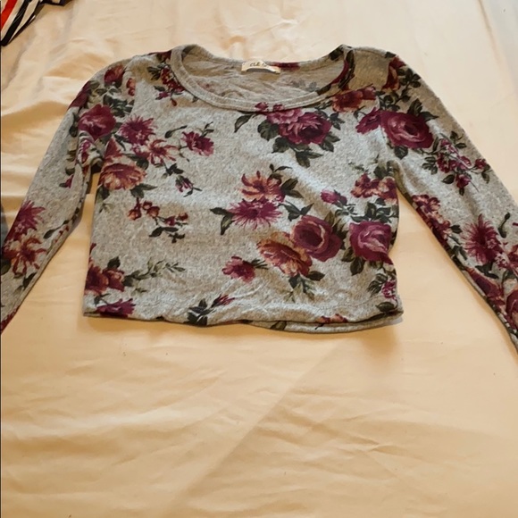 Cute shirt to be around - Picture 1 of 1